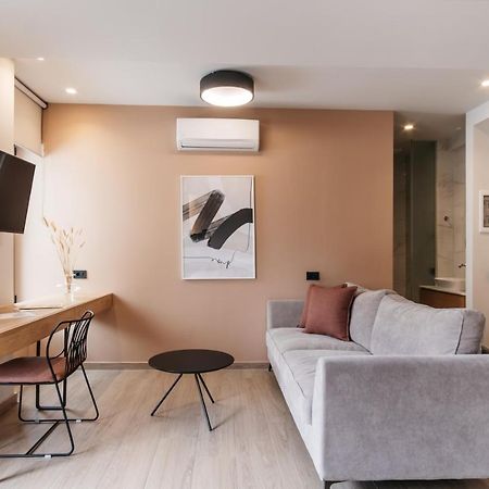 The City Hotel & Suites (Adults Only) Ретимно Екстериор снимка
