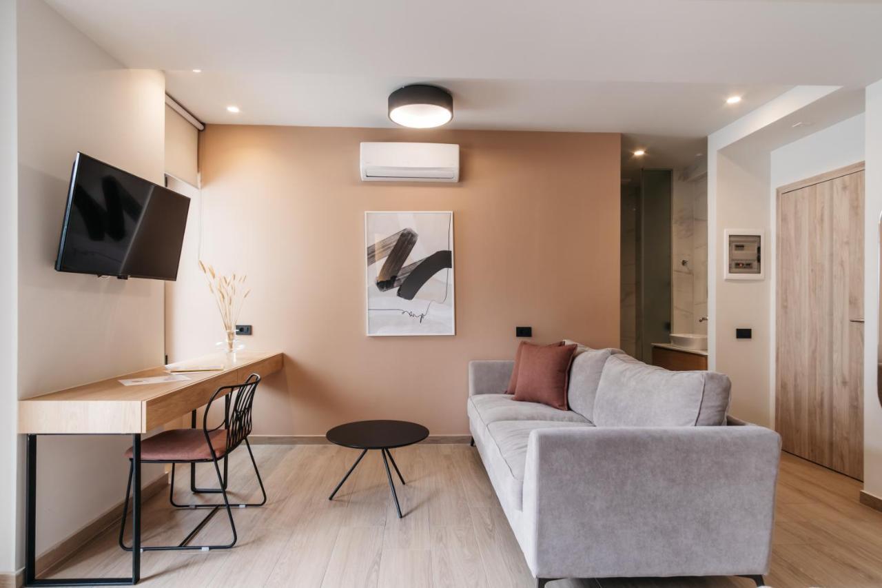The City Hotel & Suites (Adults Only) Ретимно Екстериор снимка
