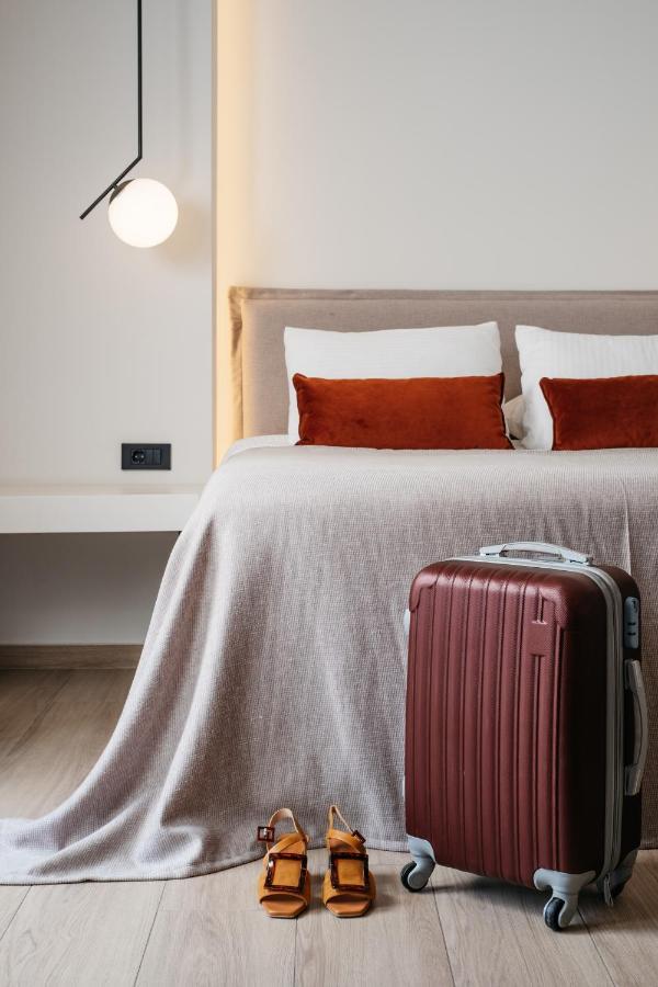 The City Hotel & Suites (Adults Only) Ретимно Екстериор снимка