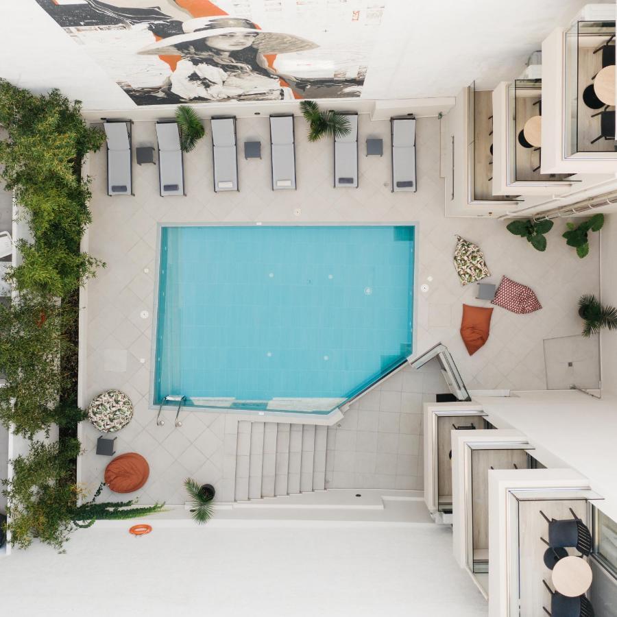 The City Hotel & Suites (Adults Only) Ретимно Екстериор снимка