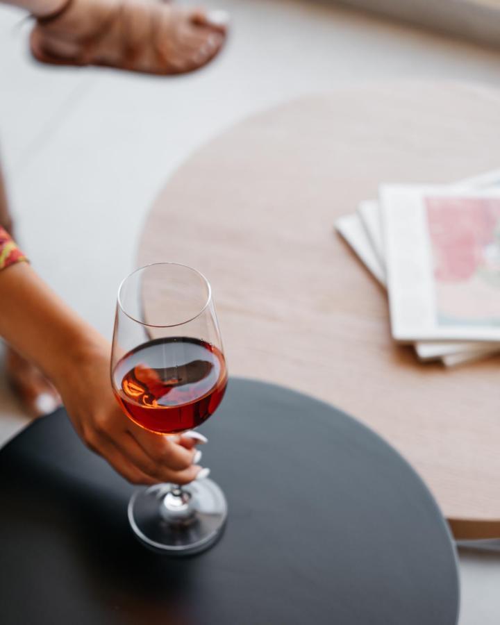 The City Hotel & Suites (Adults Only) Ретимно Екстериор снимка