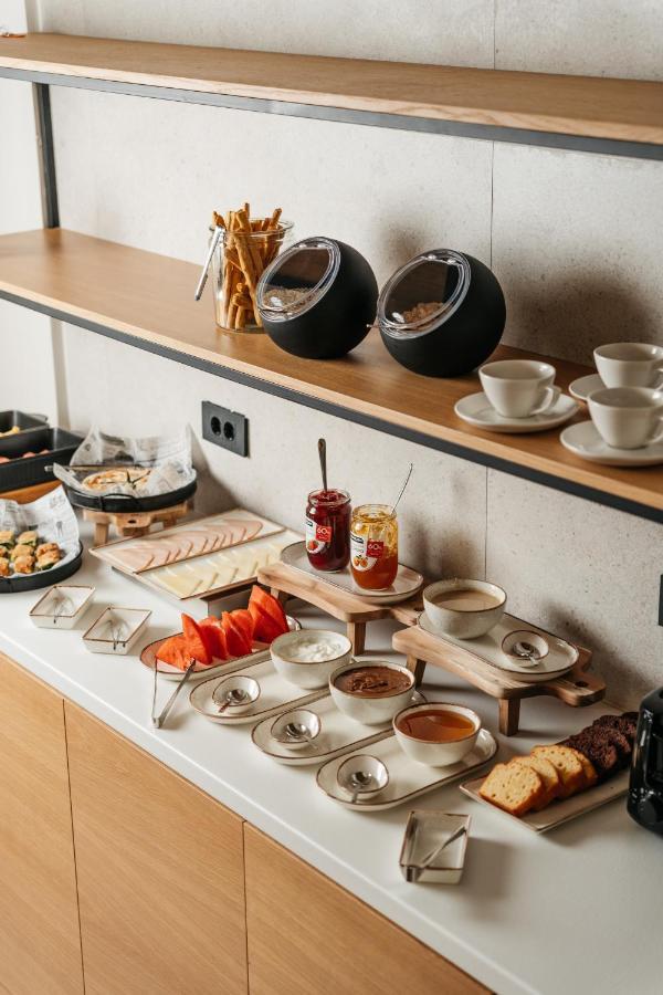 The City Hotel & Suites (Adults Only) Ретимно Екстериор снимка