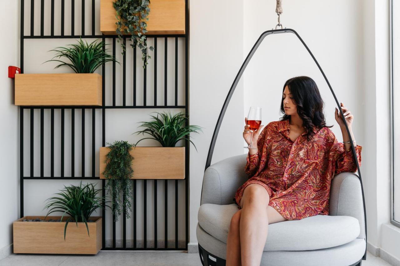 The City Hotel & Suites (Adults Only) Ретимно Екстериор снимка